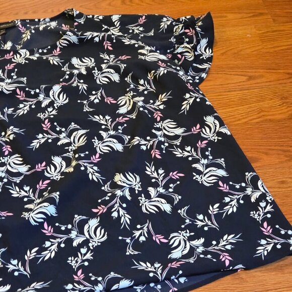 Lane Bryant Women's Pullover Top Ruffled Sleeves Blue Floral Rose Plus Size 18 - Picture 3 of 11